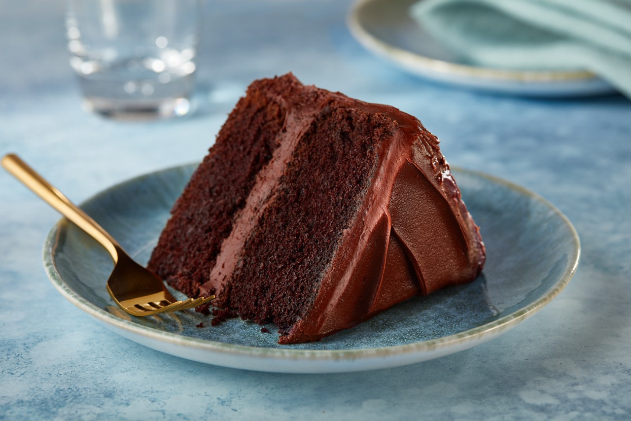 The Best Chocolate Sponge Cake (Faultless Result Every Time)